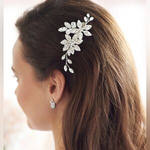 Dareth Colburn Bria Pearl & Crystal Clip, NWT- Silver